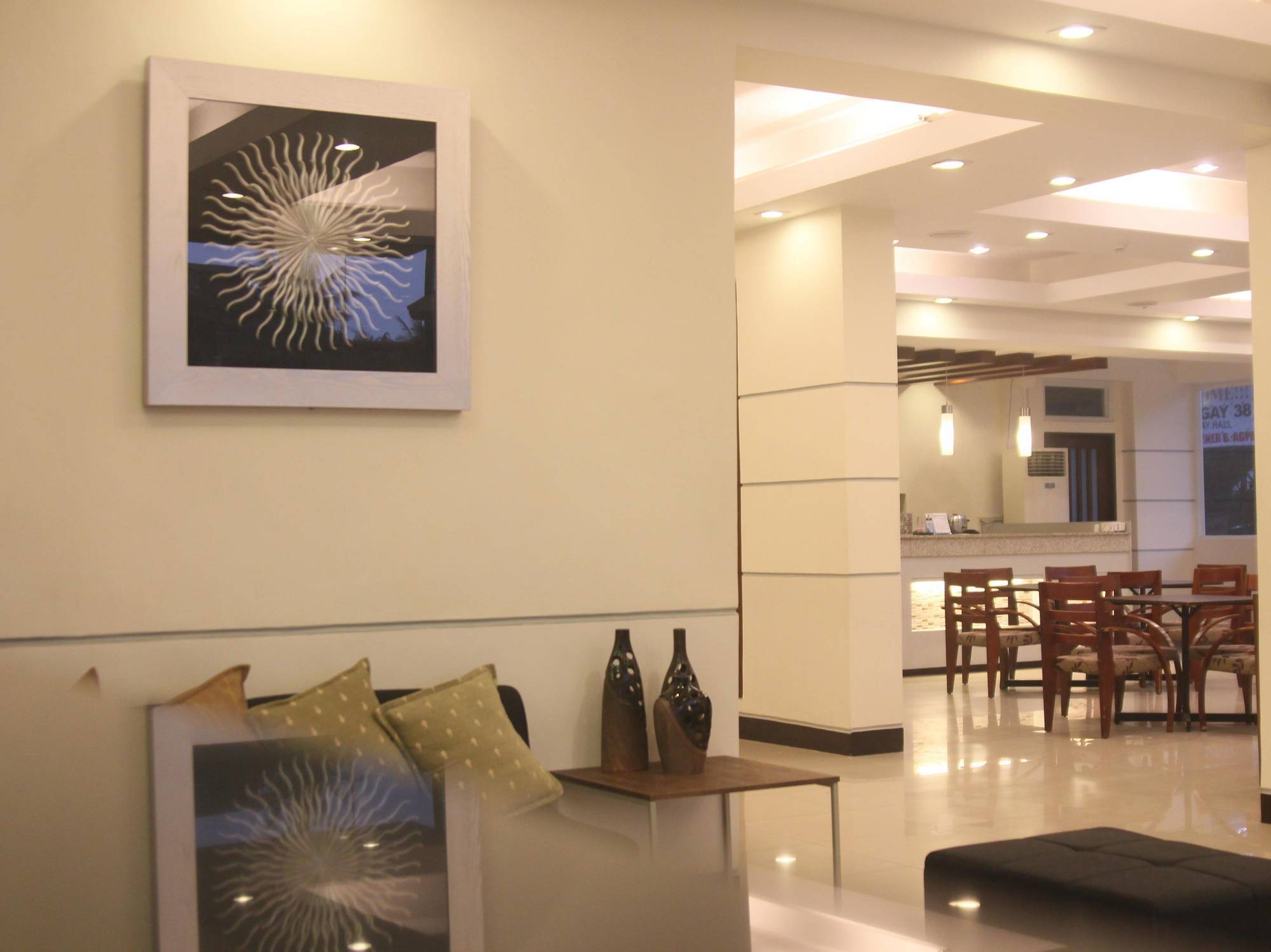 Negrense Suites Баколод Экстерьер фото